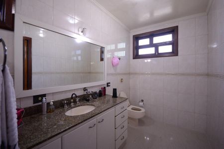 Casa para alugar com 403m², 5 quartos e 6 vagas Casa para alugar com 403m², 5 quartos e 6 vagasBanheiro da Suite