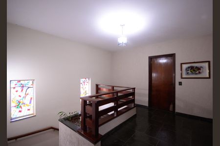 Casa para alugar com 403m², 5 quartos e 6 vagas Casa para alugar com 403m², 5 quartos e 6 vagasHall de acesso aos quartos