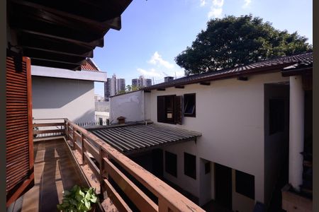 Casa para alugar com 403m², 5 quartos e 6 vagas Casa para alugar com 403m², 5 quartos e 6 vagasVaranda dos quartos 2 e 3