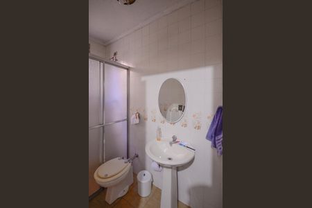 Casa para alugar com 403m², 5 quartos e 6 vagas Casa para alugar com 403m², 5 quartos e 6 vagasÉdicula - Banheiro do Quarto 1
