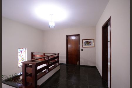 Casa para alugar com 403m², 5 quartos e 6 vagas Casa para alugar com 403m², 5 quartos e 6 vagasHall de acesso aos quartos