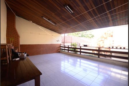 Casa para alugar com 403m², 5 quartos e 6 vagas Casa para alugar com 403m², 5 quartos e 6 vagasÁrea de Lazer - Churrasqueira