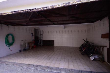 Casa para alugar com 403m², 5 quartos e 6 vagas Casa para alugar com 403m², 5 quartos e 6 vagasGaragem