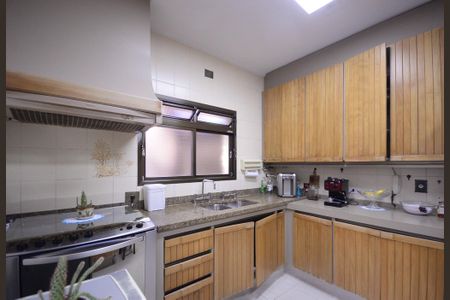 Casa para alugar com 403m², 5 quartos e 6 vagas Casa para alugar com 403m², 5 quartos e 6 vagasCozinha