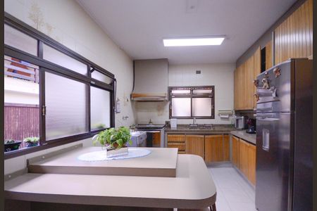 Casa para alugar com 403m², 5 quartos e 6 vagas Casa para alugar com 403m², 5 quartos e 6 vagasCozinha