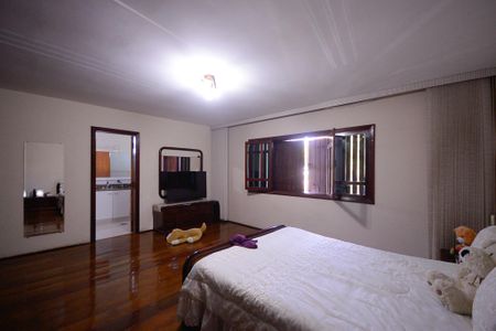 Casa para alugar com 403m², 5 quartos e 6 vagas Casa para alugar com 403m², 5 quartos e 6 vagasQuarto 1 - Suite