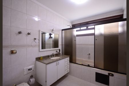 Casa para alugar com 403m², 5 quartos e 6 vagas Casa para alugar com 403m², 5 quartos e 6 vagasBanheiro Social