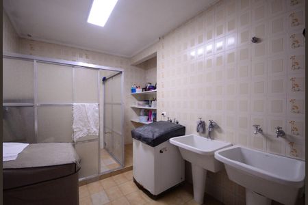 Casa para alugar com 403m², 5 quartos e 6 vagas Casa para alugar com 403m², 5 quartos e 6 vagasÁrea de Serviço