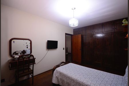 Casa para alugar com 403m², 5 quartos e 6 vagas Casa para alugar com 403m², 5 quartos e 6 vagasQuarto 2