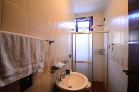 Casa para alugar com 403m², 5 quartos e 6 vagas Casa para alugar com 403m², 5 quartos e 6 vagasÉdicula - Banheiro