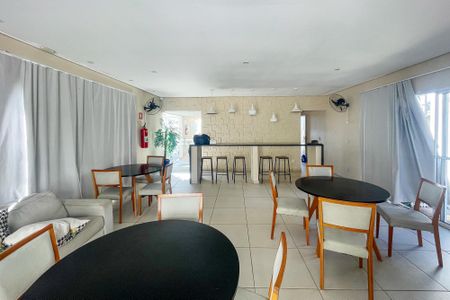 Apartamento para alugar com 37m², 2 quartos e 1 vagaÁrea comum - Salão de festas
