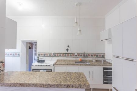 Casa à venda com 280m², 3 quartos e 3 vagasCasa 2- Cozinha