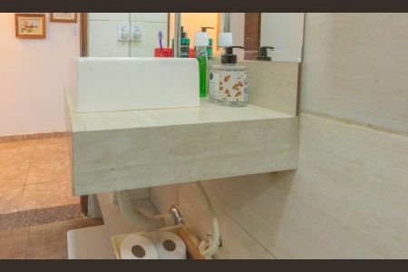 Casa à venda com 280m², 3 quartos e 3 vagasBanheiro