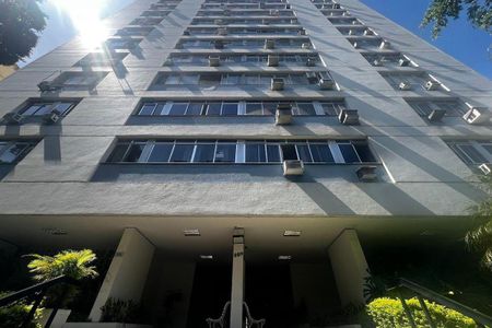 Apartamento para alugar com 107m², 3 quartos e 1 vaga Apartamento para alugar com 107m², 3 quartos e 1 vagaFachada