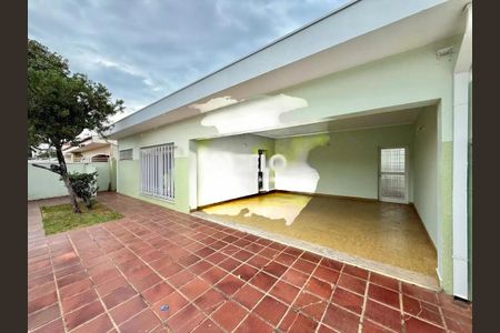 Casa à venda com 226m², 3 quartos e 2 vagasFoto 02