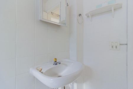 Banheiro de apartamento para alugar com 1 quarto, 48m² em Jardim Paulista, São Paulo