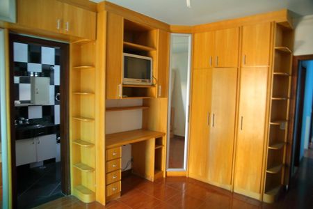 Casa à venda com 489m², 6 quartos e 4 vagasCasa 2 - Suíte 2