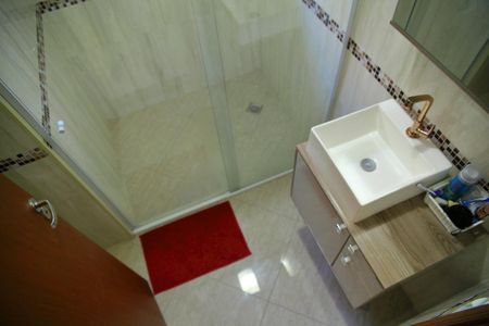 Casa à venda com 489m², 6 quartos e 4 vagasBanheiro Social 