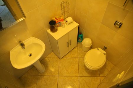 Casa à venda com 489m², 6 quartos e 4 vagasBanheiro de Serviço 