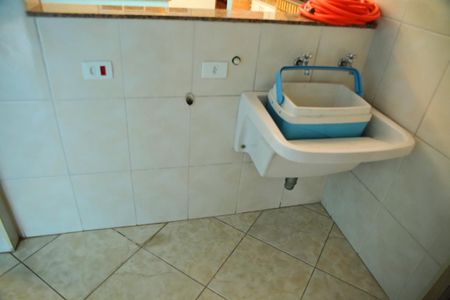 Casa à venda com 489m², 6 quartos e 4 vagasCasa 2  - Área de serviço