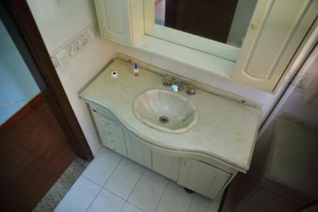 Casa à venda com 489m², 6 quartos e 4 vagasCasa 2  - Banheiro Social 