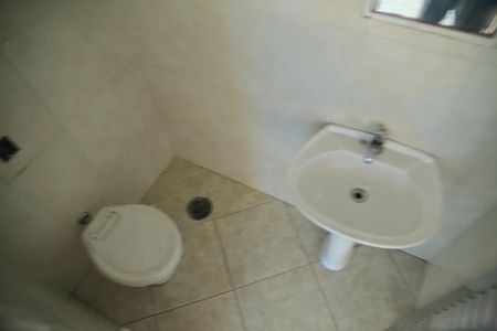 Casa à venda com 489m², 6 quartos e 4 vagasCasa 2  - Banheiro de serviço