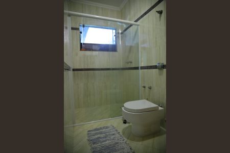 Casa à venda com 489m², 6 quartos e 4 vagasBanheiro da Suíte
