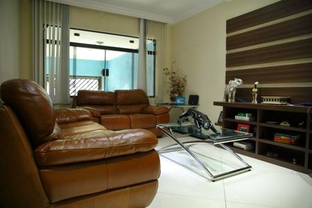 Casa à venda com 489m², 6 quartos e 4 vagasSala