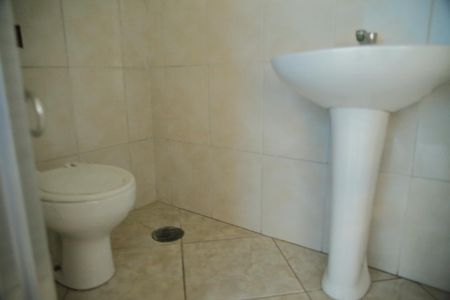 Casa à venda com 489m², 6 quartos e 4 vagasCasa 2  - Banheiro de serviço