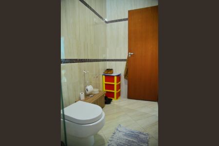 Casa à venda com 489m², 6 quartos e 4 vagasBanheiro da Suíte