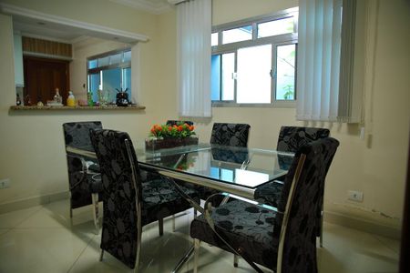 Casa à venda com 489m², 6 quartos e 4 vagasCozinha