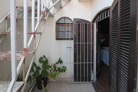 Casa à venda com 250m², 3 quartos e 2 vagas
