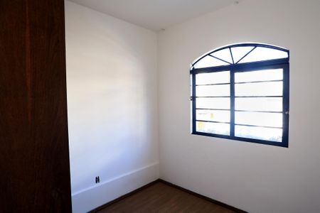 Quarto 1 de apartamento à venda com 2 quartos, 55m² em Santa Tereza, Belo Horizonte