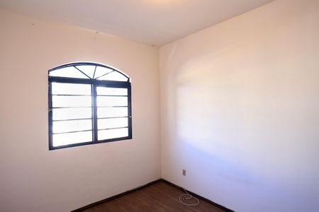 Quarto de apartamento à venda com 2 quartos, 55m² em Santa Tereza, Belo Horizonte