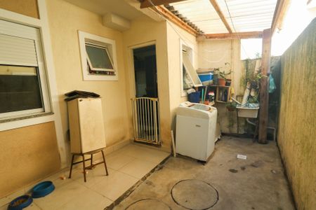 Casa de condomínio à venda com 49m², 2 quartos e 1 vagaÁrea de Serviço