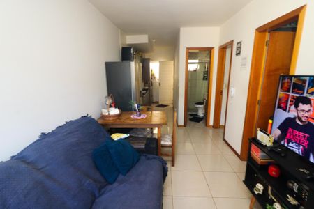 Sala de casa de condomínio à venda com 2 quartos, 49m² em Hípica, Porto Alegre