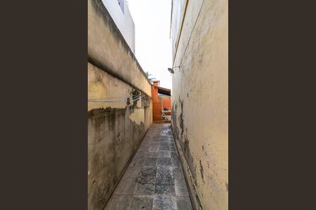 Casa para alugar com 400m², 3 quartos e sem vagaCorredor lateral