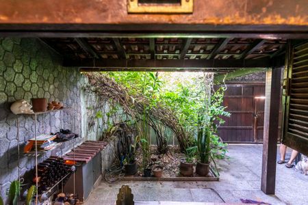 Vista da Suíte 1 de casa para alugar com 3 quartos, 400m² em Irajá, Rio de Janeiro