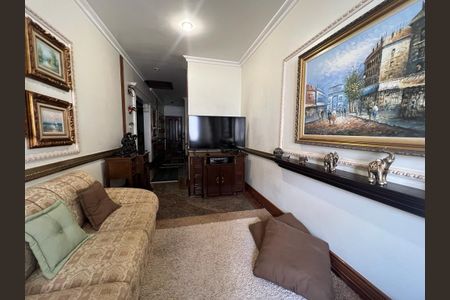 Casa à venda com 416m², 4 quartos e 2 vagasSala