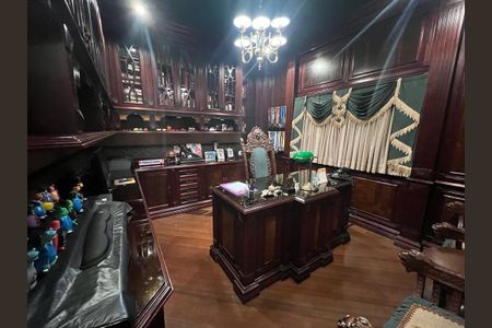Casa à venda com 416m², 4 quartos e 2 vagasEscritório