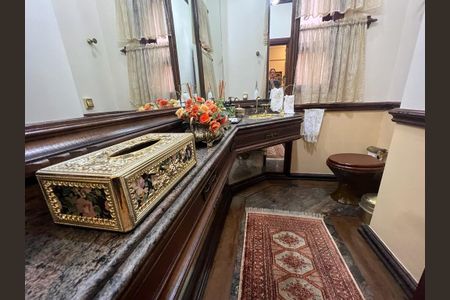 Casa à venda com 416m², 4 quartos e 2 vagasBanheiro