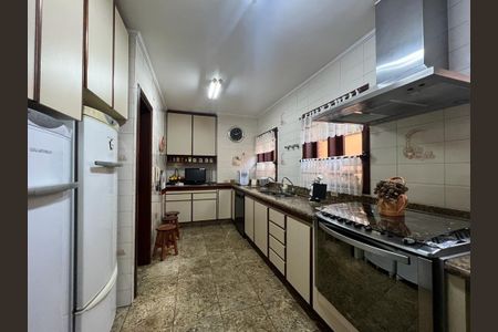 Casa à venda com 416m², 4 quartos e 2 vagasCozinha