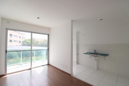 Sala de apartamento para alugar com 2 quartos, 50m² em Pechincha, Rio de Janeiro