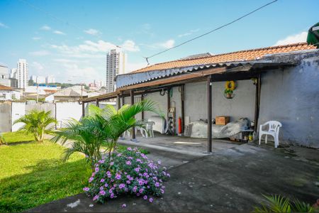 Casa à venda com 90m², 1 quarto e 10 vagas Casa à venda com 90m², 1 quarto e 10 vagasQuintal/Garagem