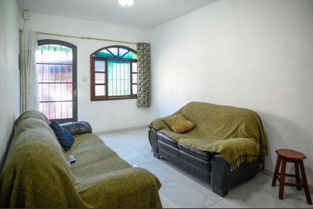 Casa à venda com 90m², 1 quarto e 10 vagas Casa à venda com 90m², 1 quarto e 10 vagasSala