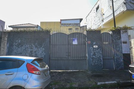 Casa à venda com 90m², 1 quarto e 10 vagas Casa à venda com 90m², 1 quarto e 10 vagasFachada