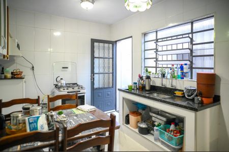Casa à venda com 90m², 1 quarto e 10 vagas Casa à venda com 90m², 1 quarto e 10 vagasCozinha