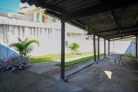 Casa à venda com 90m², 1 quarto e 10 vagas Casa à venda com 90m², 1 quarto e 10 vagasQuintal/Garagem