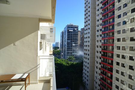 Apartamento à venda com 79m², 3 quartos e 1 vagaVaranda
