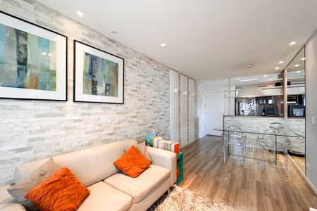 Apartamento à venda com 70m², 2 quartos e 2 vagas Apartamento à venda com 70m², 2 quartos e 2 vagasSala